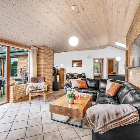 Mico - 500m From The Sea By Interhome